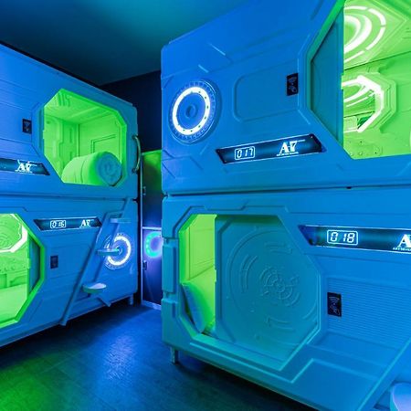 Art Seven Hostel Capsules Madrid Eksteriør billede