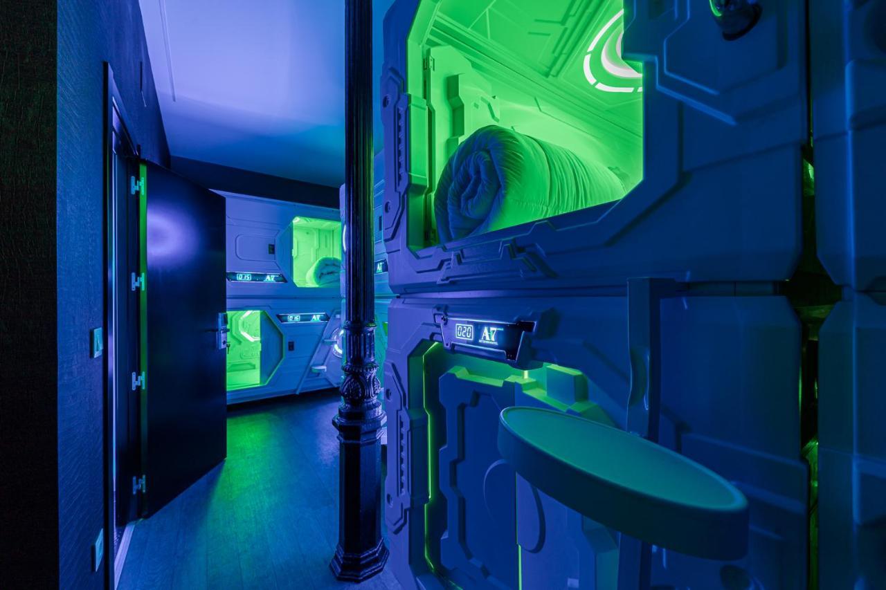 Art Seven Hostel Capsules Madrid Eksteriør billede