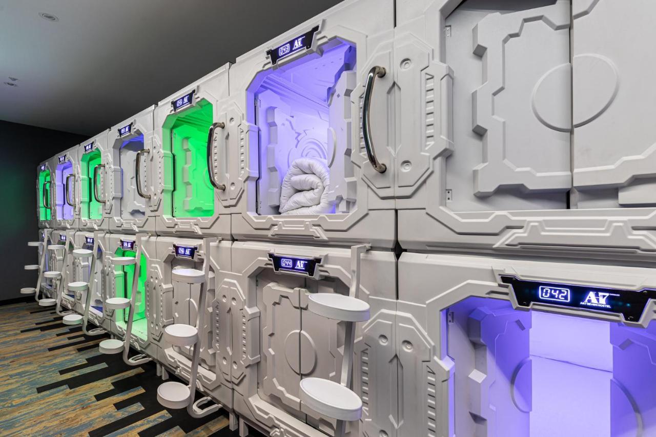 Art Seven Hostel Capsules Madrid Eksteriør billede