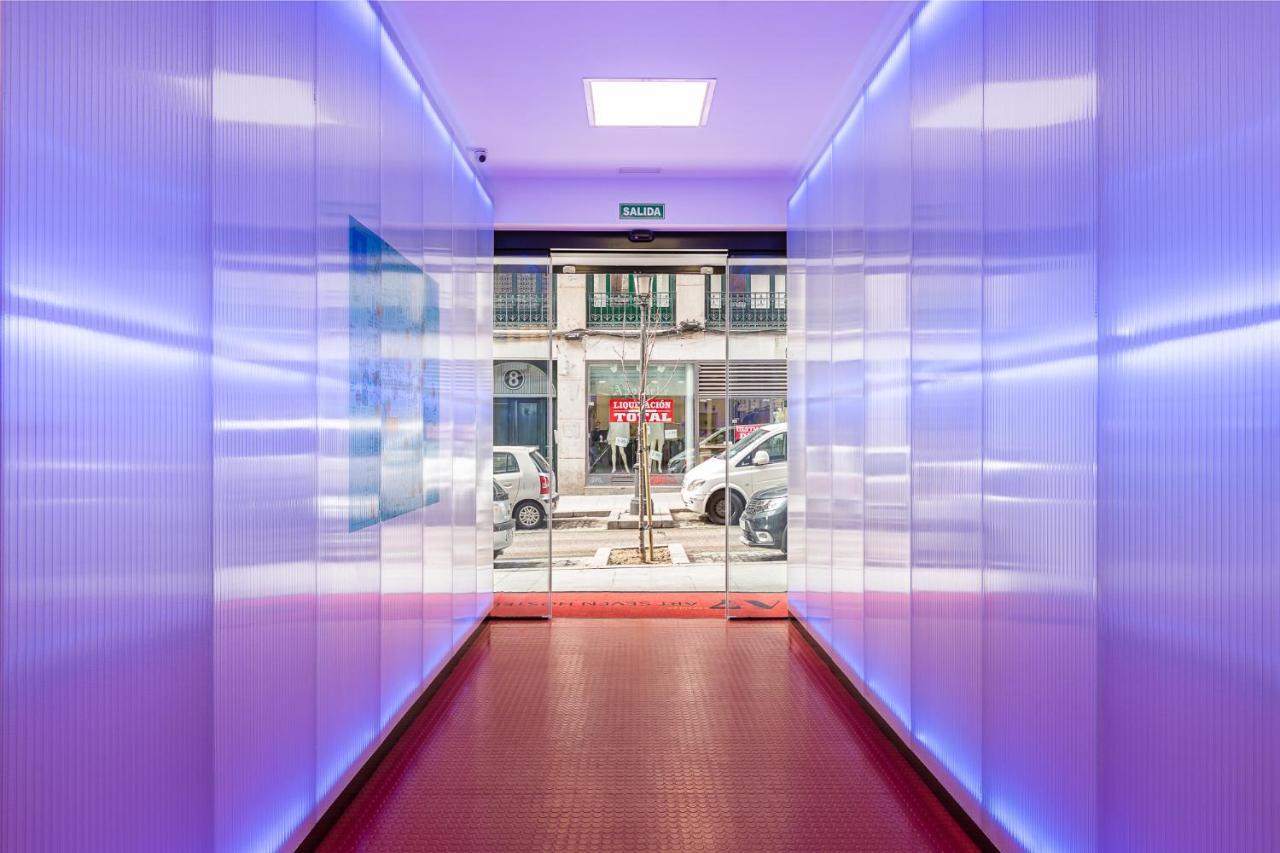 Art Seven Hostel Capsules Madrid Eksteriør billede