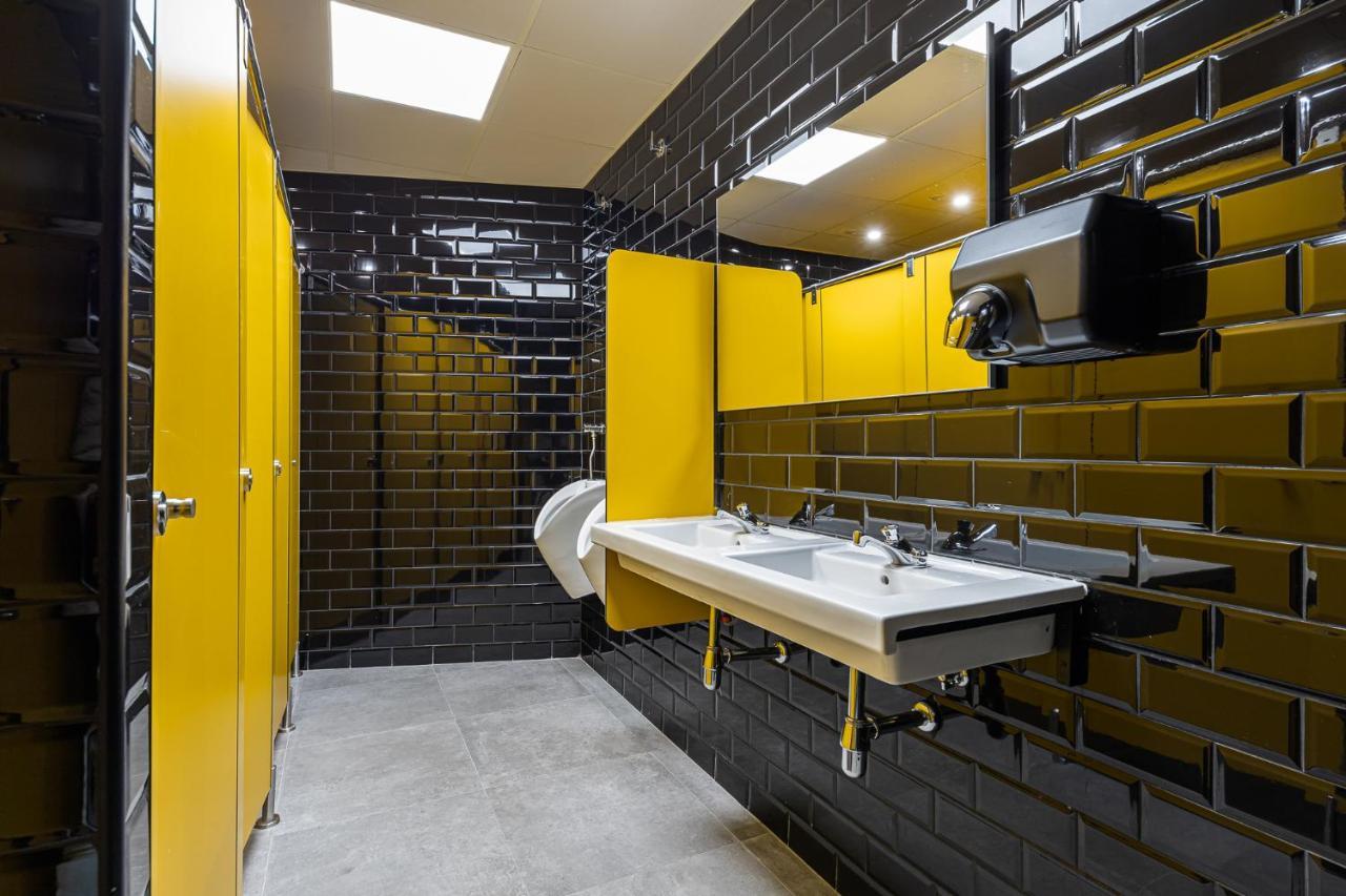 Art Seven Hostel Capsules Madrid Eksteriør billede