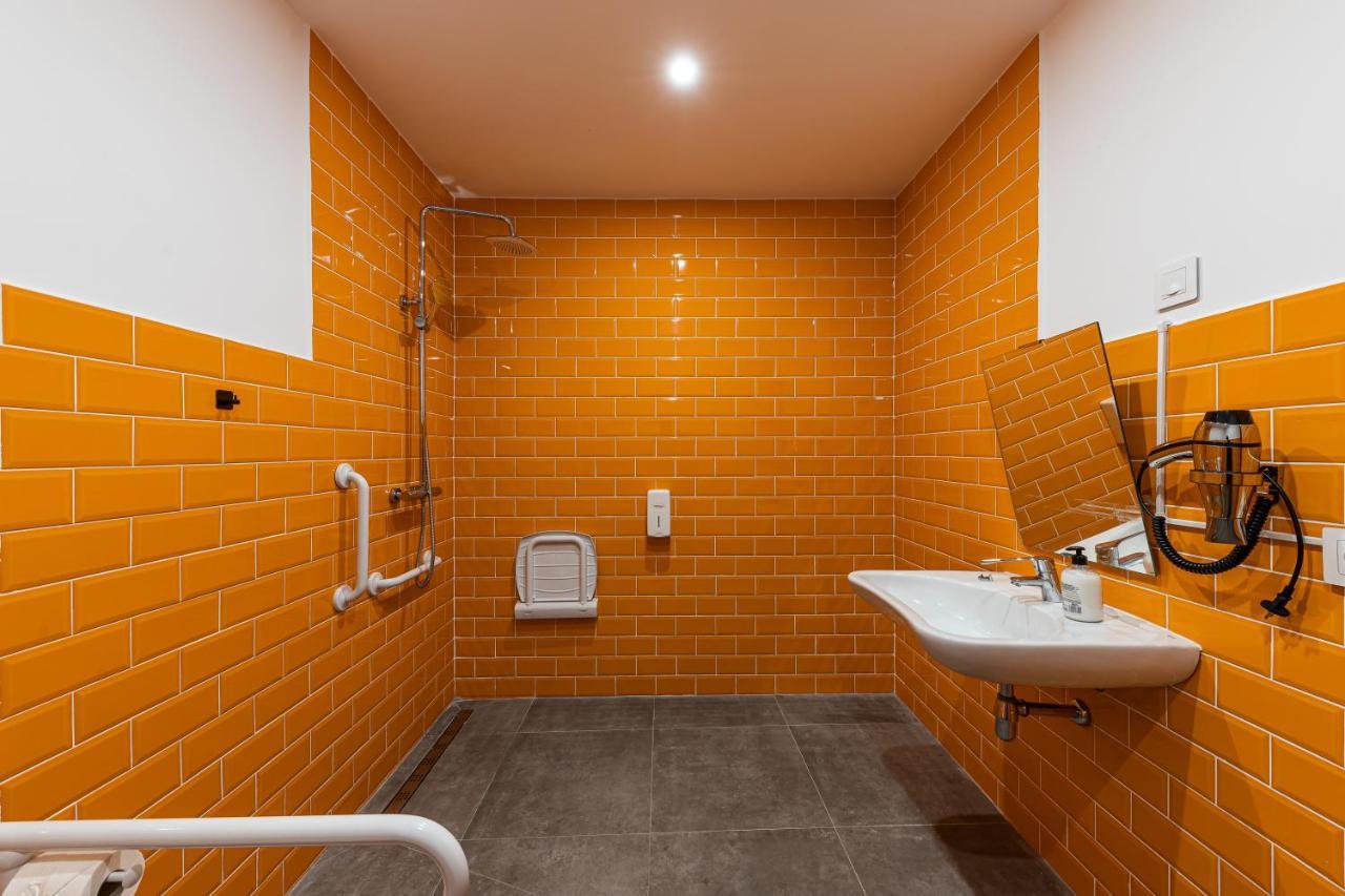 Art Seven Hostel Capsules Madrid Eksteriør billede