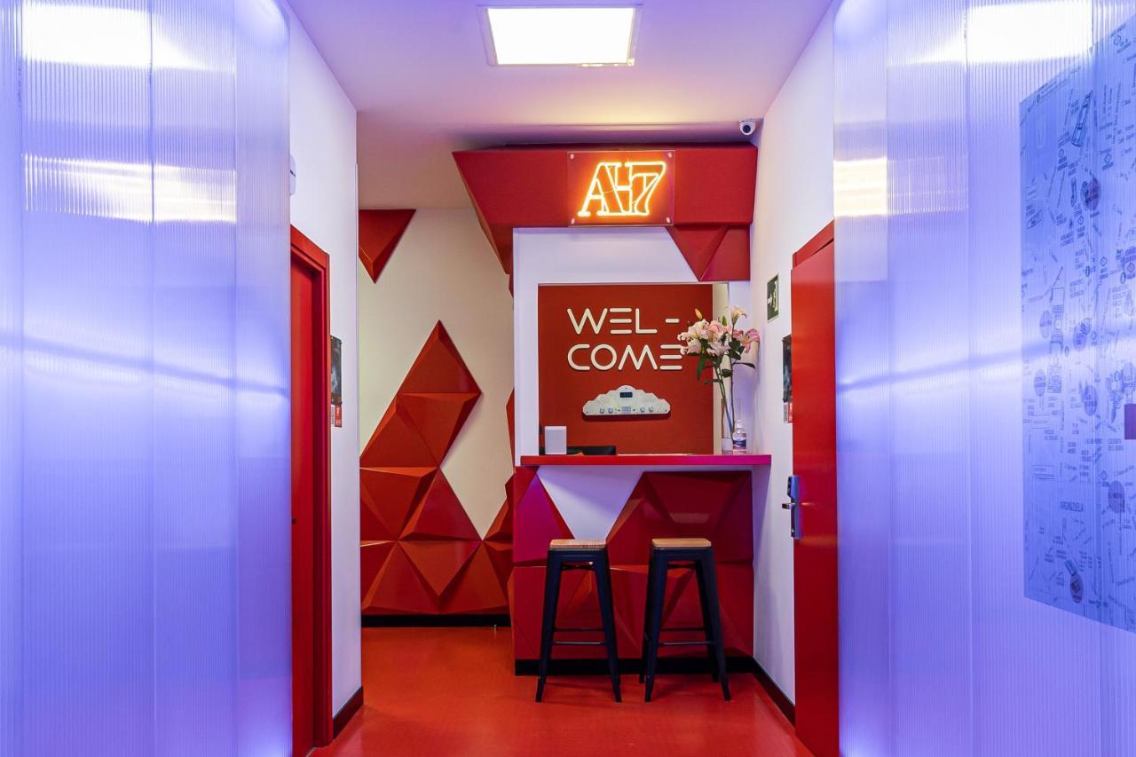 Art Seven Hostel Capsules Madrid Eksteriør billede