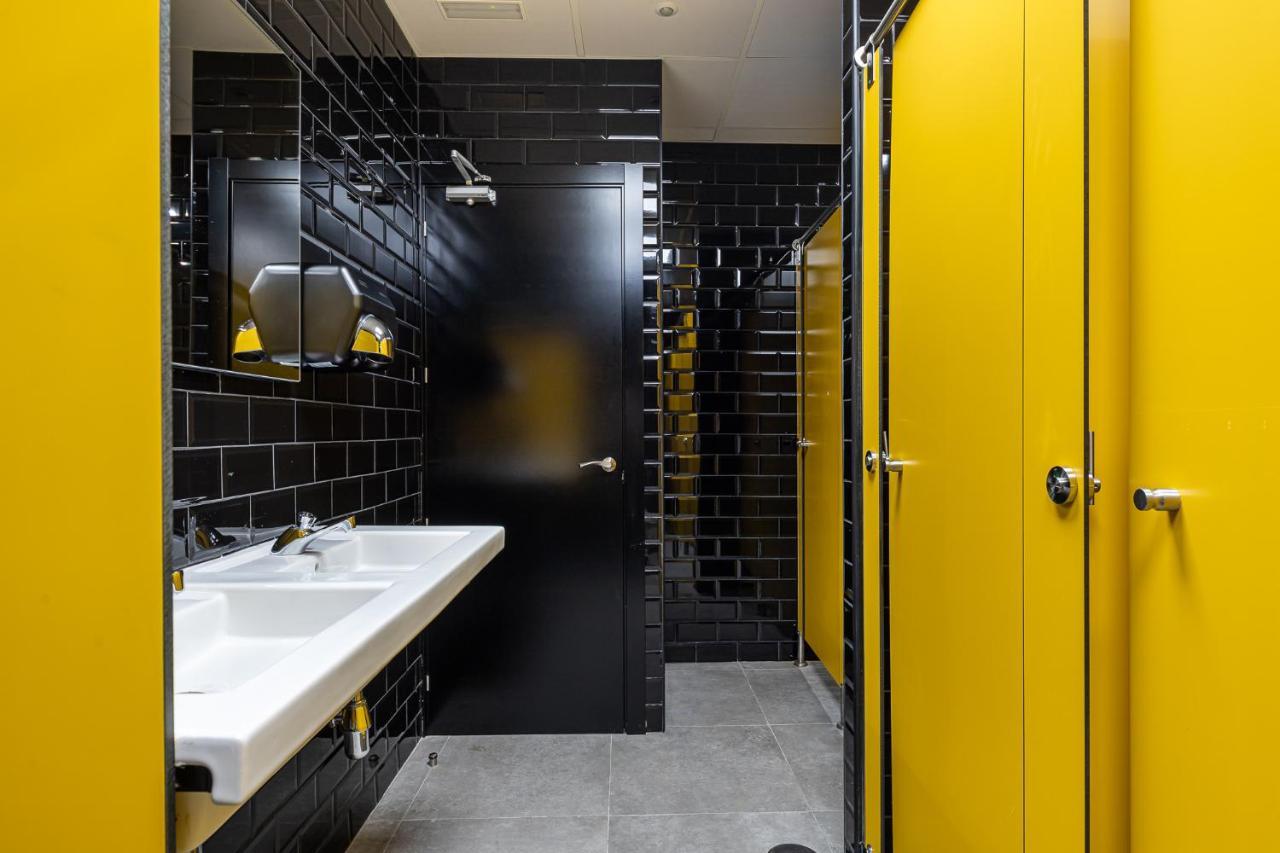 Art Seven Hostel Capsules Madrid Eksteriør billede