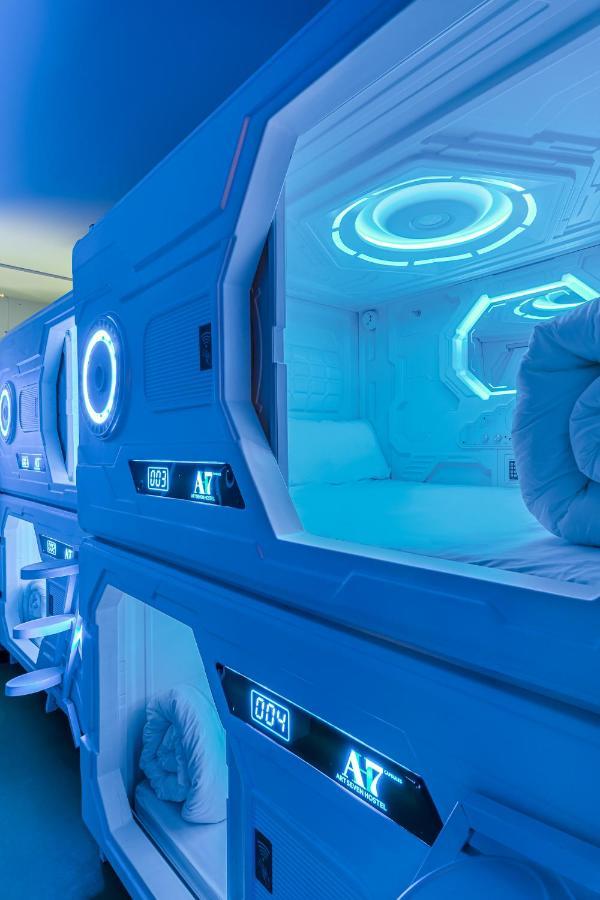 Art Seven Hostel Capsules Madrid Eksteriør billede