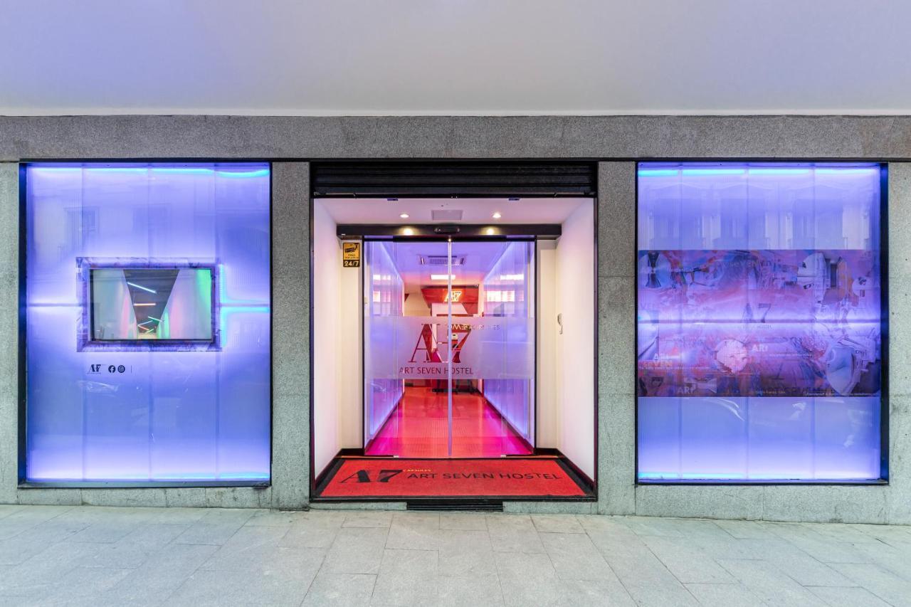 Art Seven Hostel Capsules Madrid Eksteriør billede